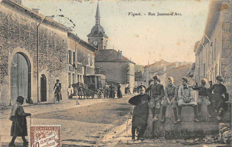 Carte postale ancienne Vignot Rue Jeanne D'Arc à Vignot