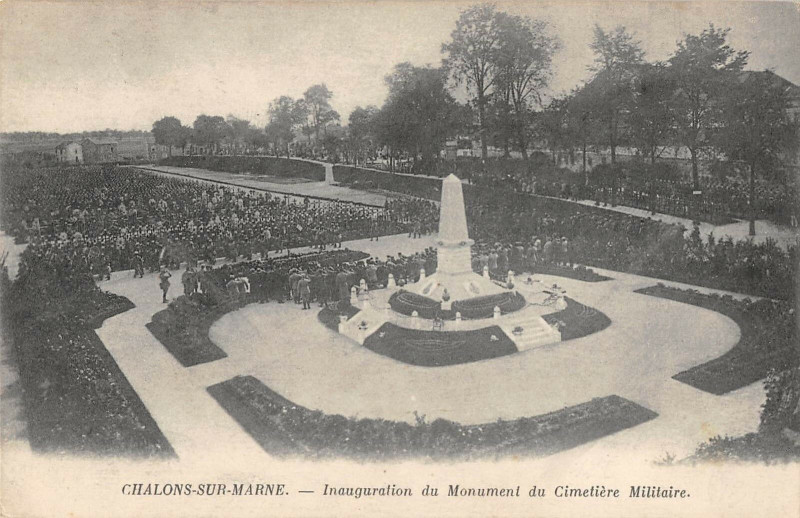 Carte postale ancienne Chalons Sur Marne Inauguration Du Cimetiere Militaire
