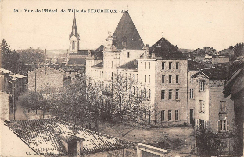 Carte postale ancienne Vue De L'Hotel De Ville De Jujurieux à Jujurieux
