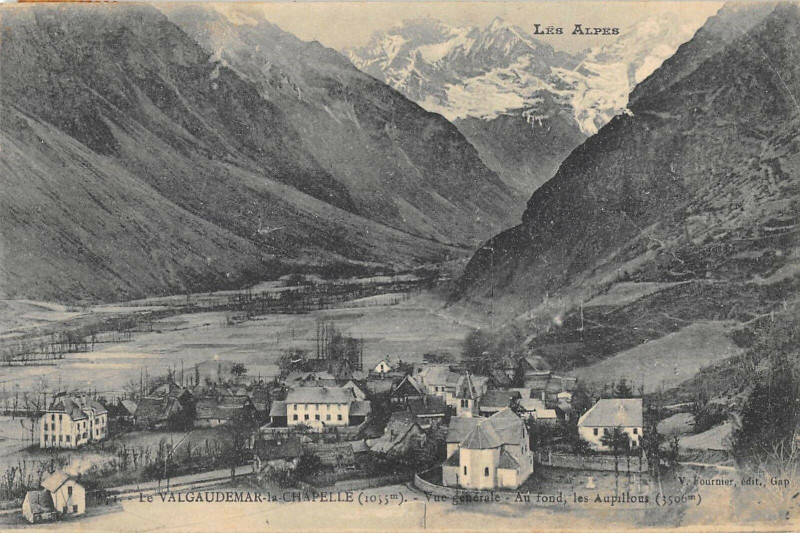 Carte postale ancienne Le Valgaudemar La Chapelle Vue Generale