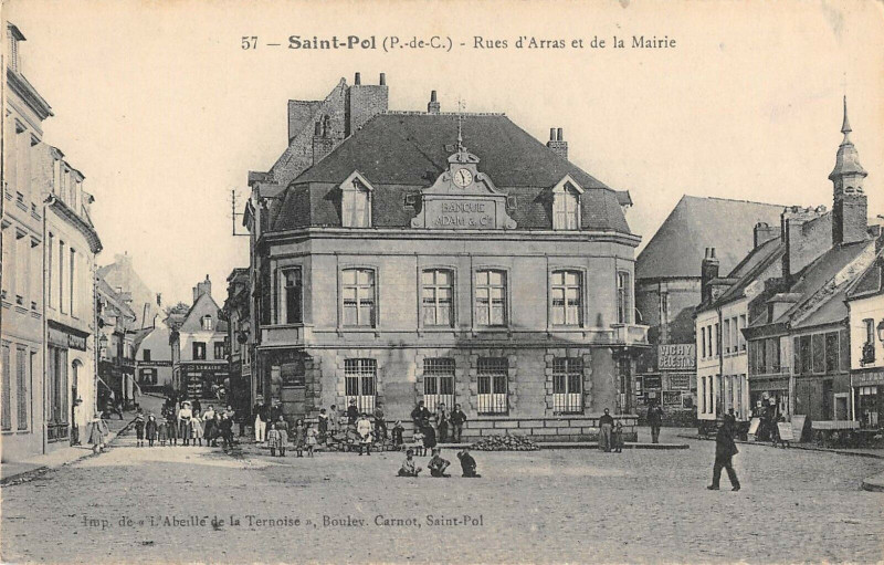 Carte postale ancienne Saint Pol Rue D'Arras Et De La Mairie à Arras