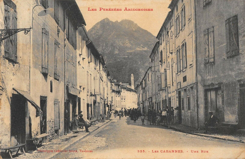 Carte postale ancienne Les Cabanes Une Rue