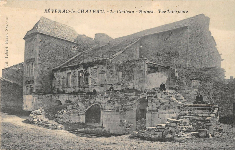 Carte postale ancienne Severac Le Chateau Ruines Vue Interieure