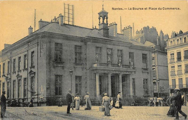Carte postale ancienne Nantes La Bourse Et Place Du Commerce à Nantes