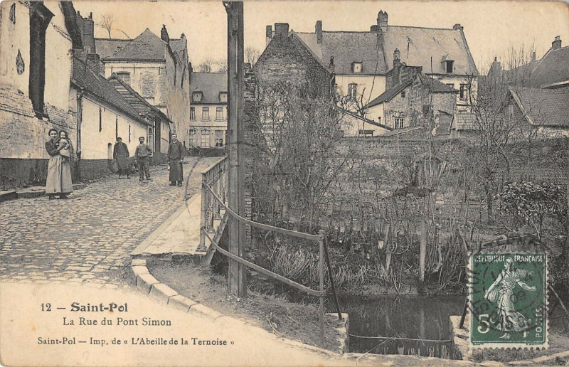 Carte postale ancienne Saint Pol La Rue Du Pont Simon