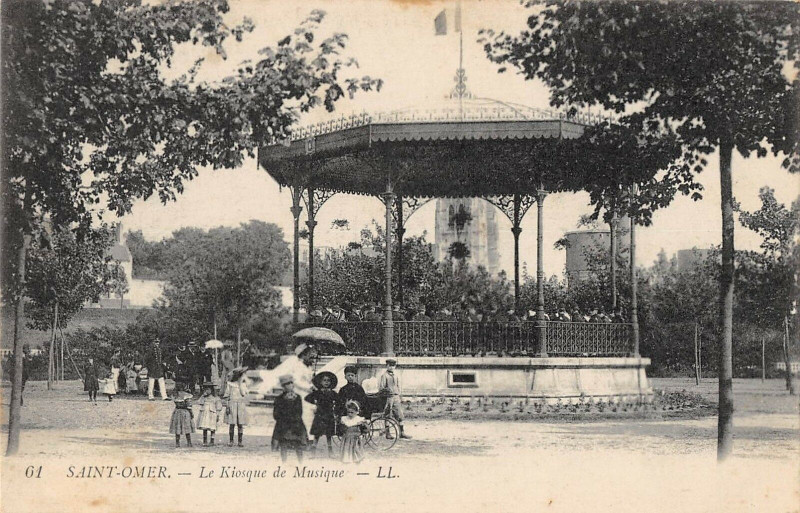 Carte postale ancienne Saint Omer Le Kiosque De Musique à Saint-Omer