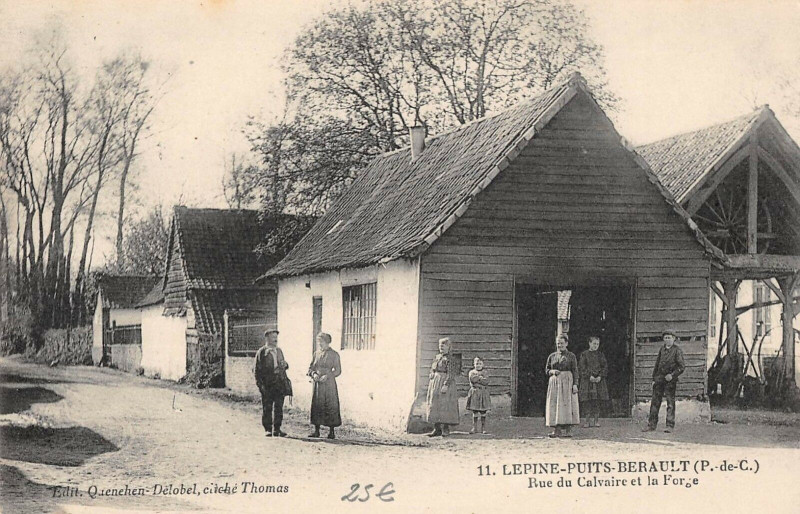 Carte postale ancienne Lepine Puits Berault Rue Du Calvaire à Lépine