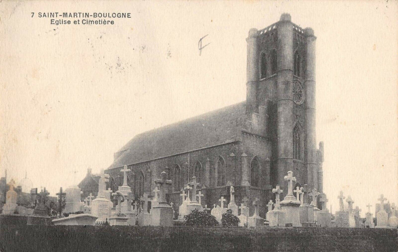Carte postale ancienne Saint Martin Boulogne Eglise Et Cimetiere à Saint-Martin-Boulogne