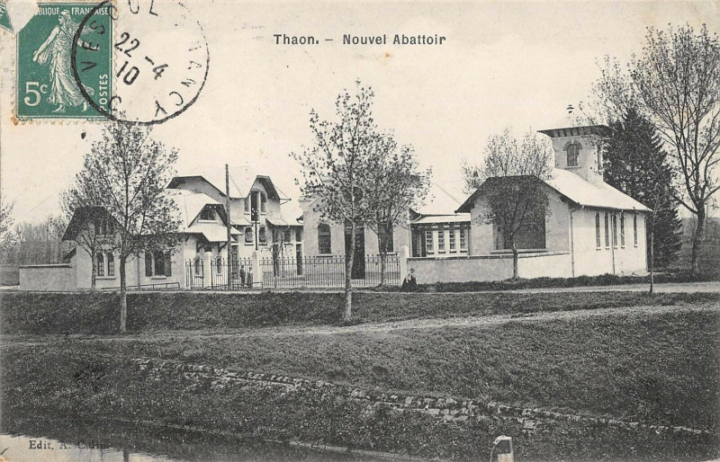 Carte postale ancienne Thaon Nouvel Abattoir