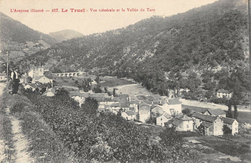 Carte postale ancienne Le Truel Vue Generale Et La Vallee Du Tarn au Truel