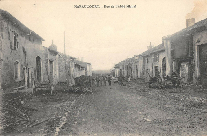 Carte postale ancienne Haraucourt Rue De L'Abbe Michel à Haraucourt