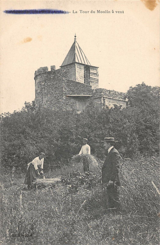 Carte postale ancienne Charly La Tour Du Moulin A Vent à Harly