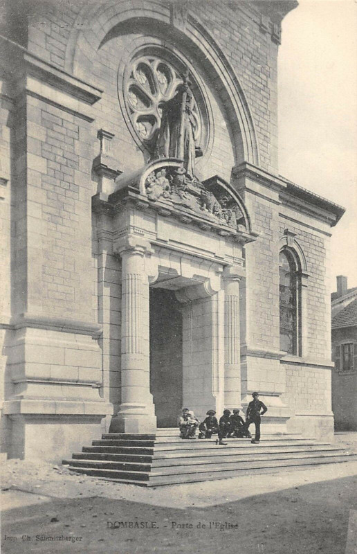 Carte postale ancienne Dombasle Porte De L'Eglise