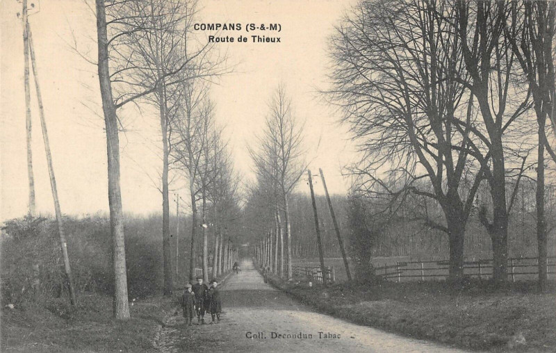 Carte postale ancienne Compans Route De Thieux à Compans