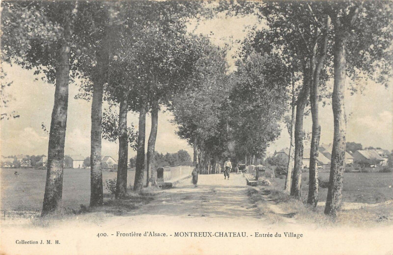 Carte postale ancienne Montreux Chateau Entree Du Village