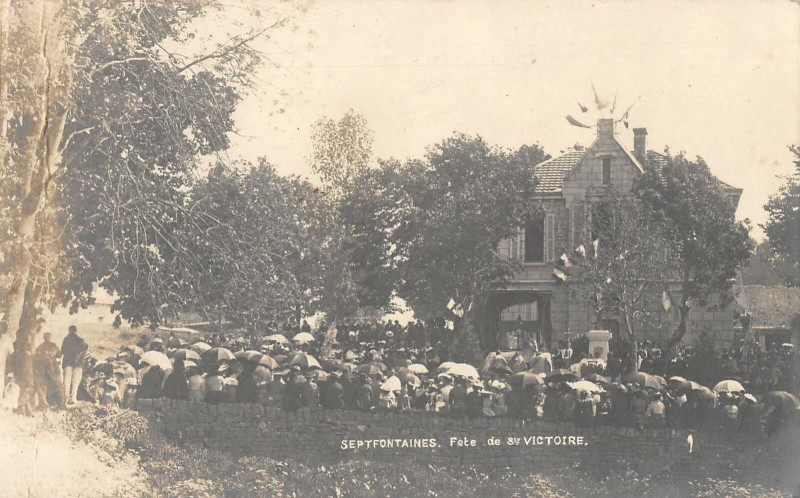 Carte postale ancienne Carte Photo Doubs Septfontaines Fete De Ste Victoire (dos non divisé Rare à Doubs