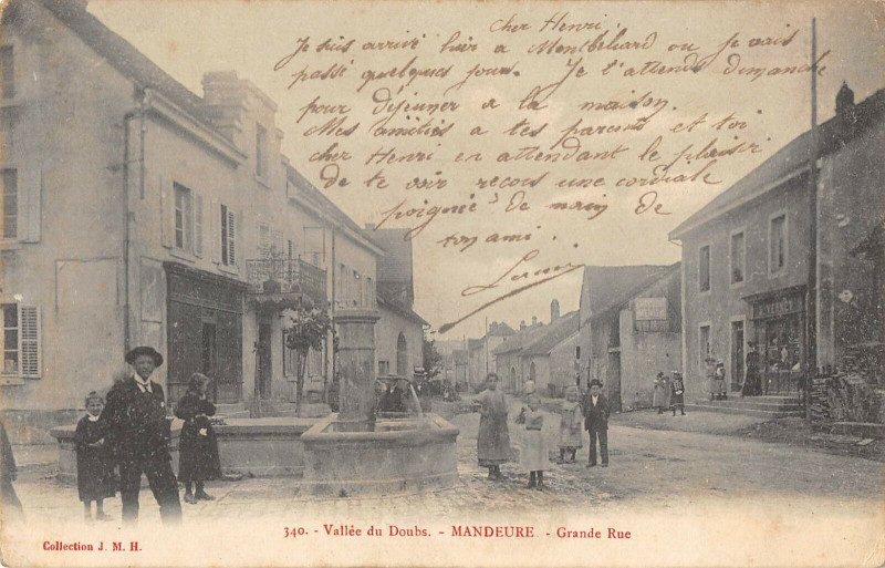 Carte postale ancienne Mandeure Grande Rue (dos non divisé) à Mandeure