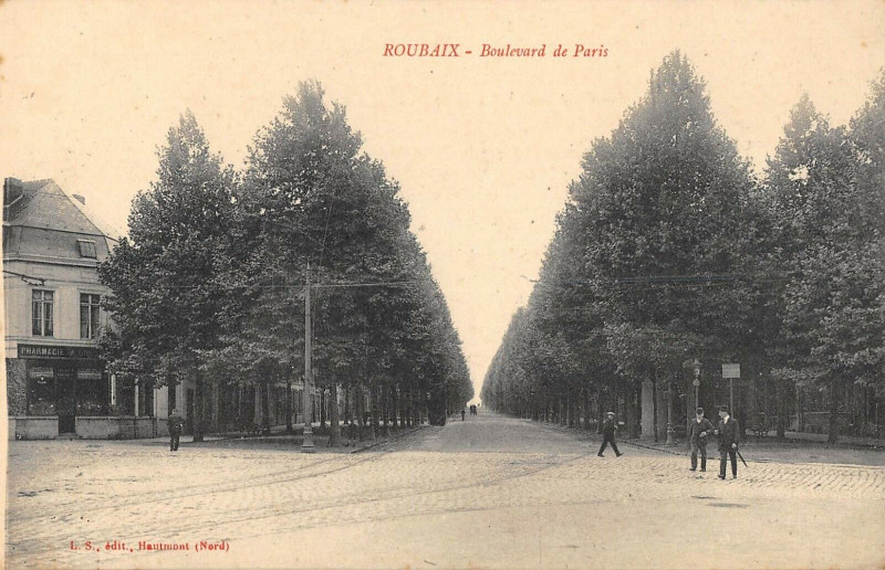 Carte postale ancienne Roubaix Boulevard De Paris à Roubaix