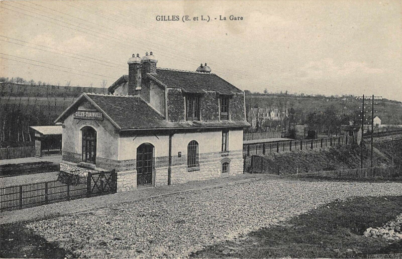 Carte postale ancienne Gilles La Gare à Gilles