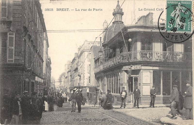 Carte postale ancienne Brest La Rue De Paris Le Grand Cafe à Brest