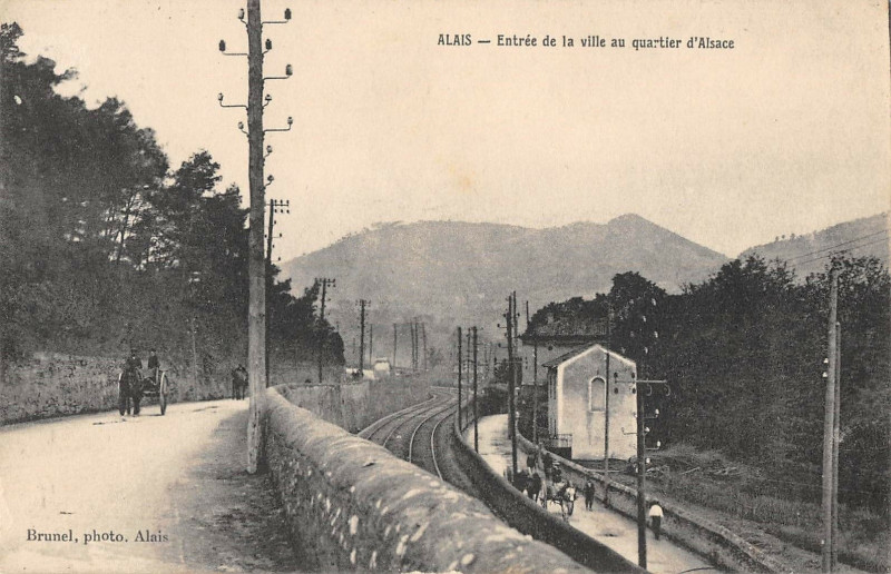 Carte postale ancienne Alais Entree De La Ville Au Quartier D'Alsace