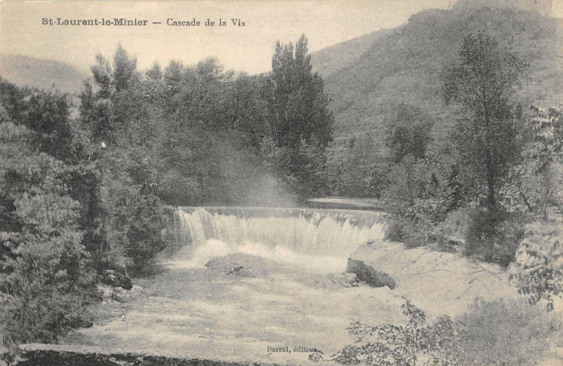 Carte postale ancienne Saint Laurent Le Minier Cascade De La Vis à Saint-Laurent-le-Minier