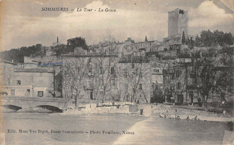 Carte postale ancienne Sommieres La Tour La Grave à Sommières