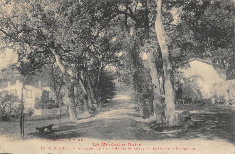 Carte postale ancienne Saint Ferreol Carrefour Du Parc Maison Du Garde Et Bureau Navigation