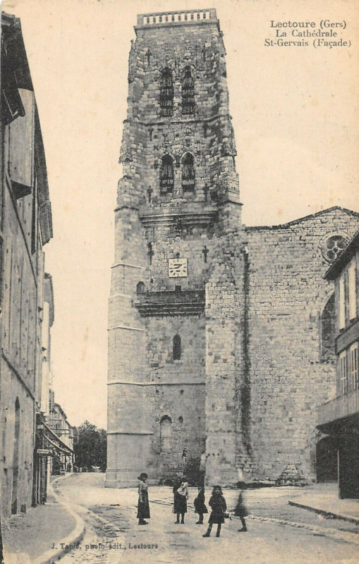 Carte postale ancienne Lectoure La Cathedrale Saint Gervais à Lectoure