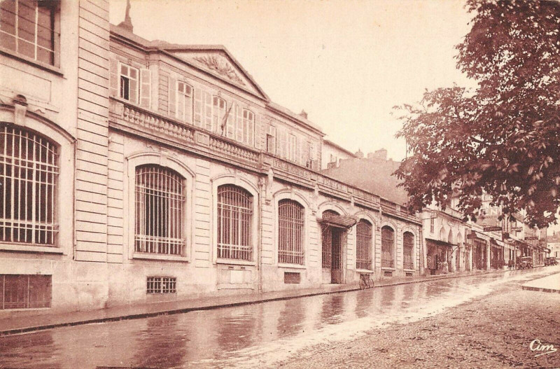 Carte postale ancienne Auch Poste Rue Gambetta à Auch