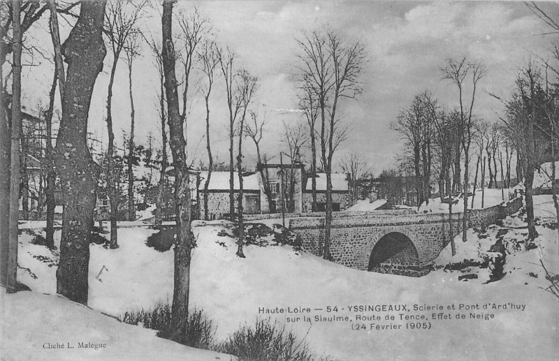Carte postale ancienne Yssingeaux Scierie Et Pont D'Ard'Huy Effet De Neige à Yssingeaux