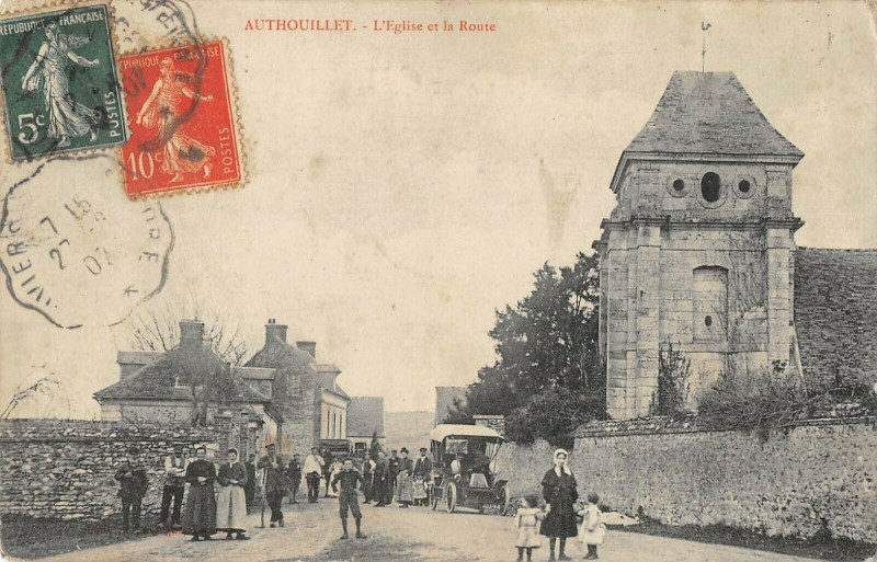 Carte postale ancienne Authouillet L'Eglise Et La Route à Authou