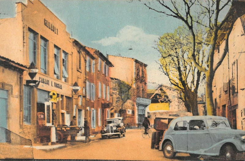 Carte postale ancienne Rieux Minervois La Grande Rue à Rieux-Minervois