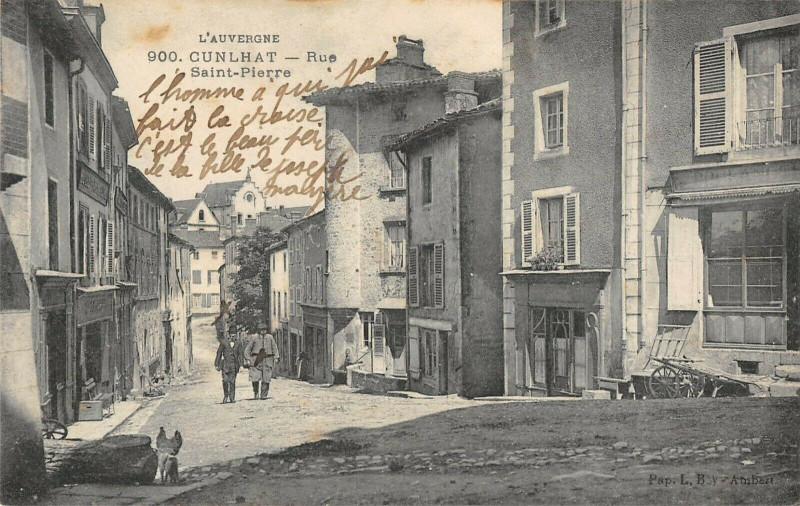 Carte postale ancienne Cunlhat Rue Saint Pierre à Cunlhat