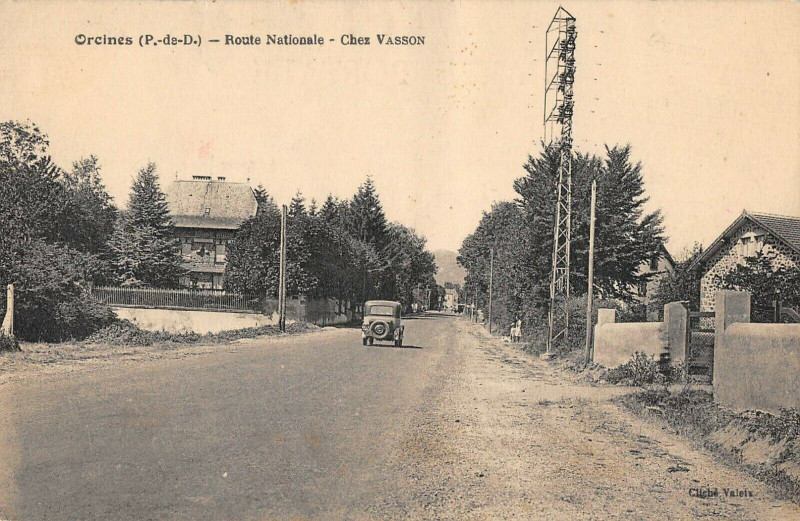 Carte postale ancienne Orcines Route Nationale Chez Vasson à Orcines