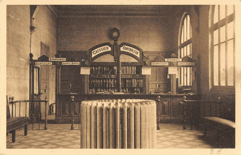 Carte postale ancienne Caisse D'Epargne D'Ambert Les Bureaux à Ambert