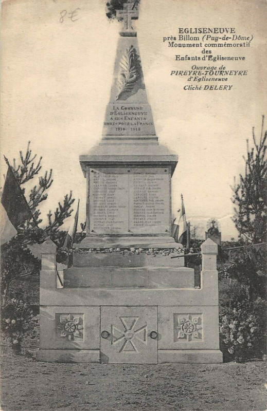 Carte postale ancienne Egliseneuve Monument Commemoratif