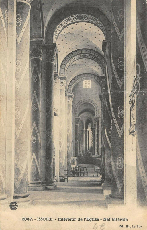 Carte postale ancienne Issoire Interieur De L'Eglise Nef Laterale à Issoire
