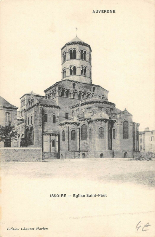 Carte postale ancienne Issoire Eglise Saint-Paul à Issoire