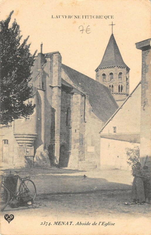 Carte postale ancienne Menat Abside Eglise à Menat