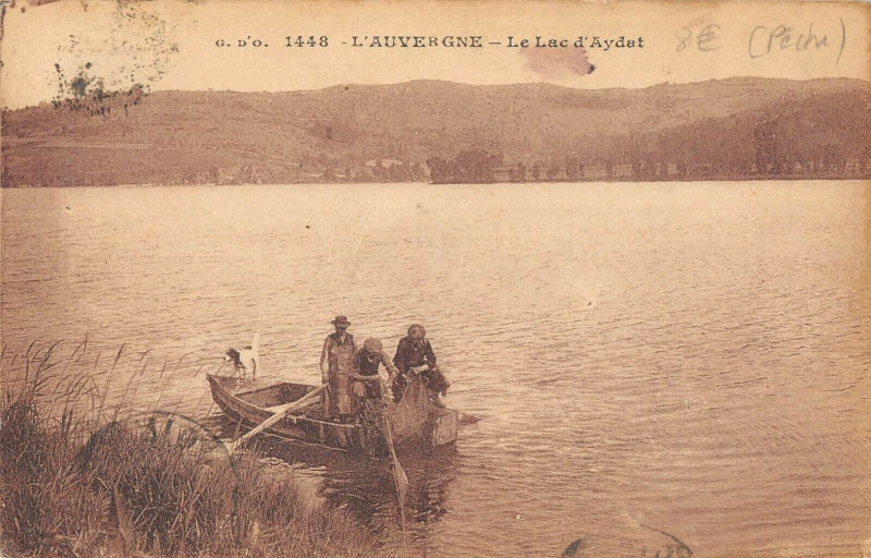 Carte postale ancienne Le Lac D'Aydat Peche à Aydat