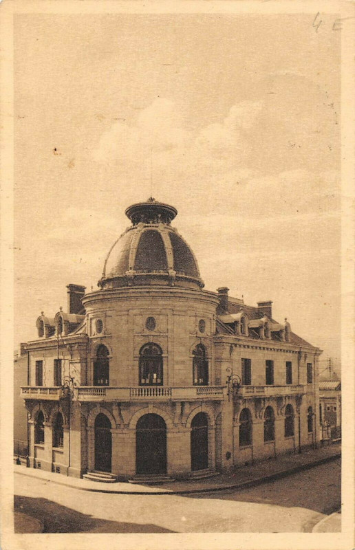 Carte postale ancienne Caisse Epargne Ambert à Ambert
