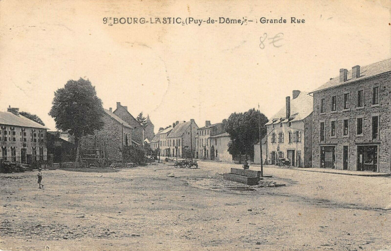 Carte postale ancienne Bourg Lastic Grande Rue à Lastic