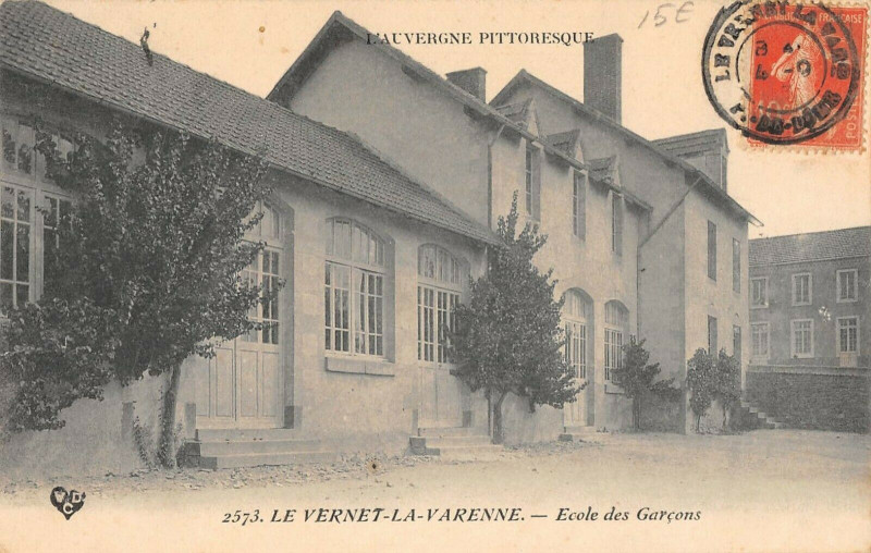 Carte postale ancienne Le Vernet La Varenne Ecole Des Garcons
