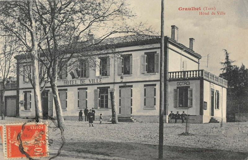 Carte postale ancienne Graulhet Hotel De Ville à Graulhet