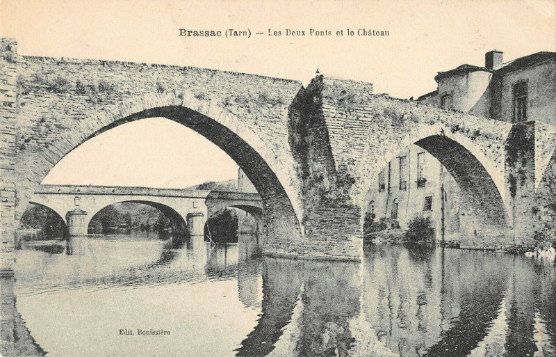 Carte postale ancienne Brassac Les Deux Ponts Et Le Chateau à Brassac