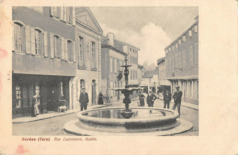 Carte postale ancienne Soreze Rue Lacordaire Mairie à Sorèze