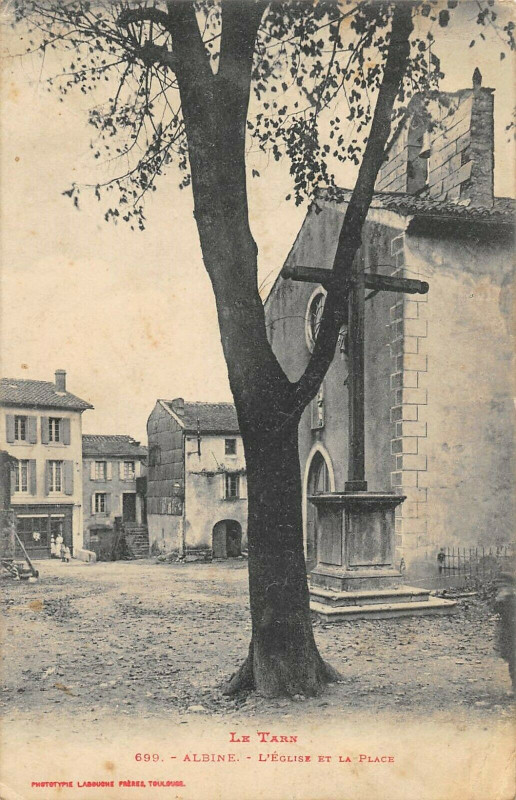 Carte postale ancienne Albine Eglise Et Place à Albine