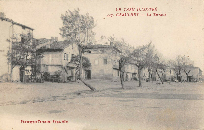 Carte postale ancienne Graulhet La Terrasse à Graulhet