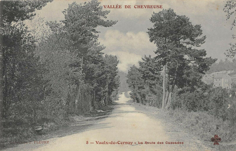 Carte postale ancienne Vaux De Cernay La Route Des Cascades